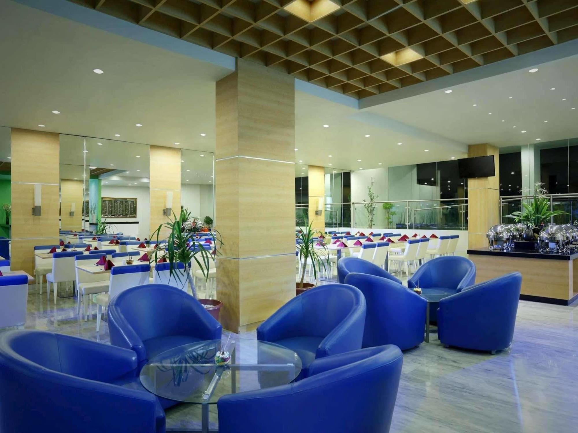 Batiqa Hotel & Apartments Karawang Exteriér fotografie